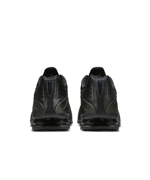 NIKE（ナイキ）の「NIKE Shox R4（ナイキ ショックス R4）（スニーカー・メンズ・ブラック系/シルバー系・24cm/24.5cm/25cm/25.5cm/26cm/26.5cm/27cm/27.5cm/28cm/28.5cm/29cm）」の9枚目の写真