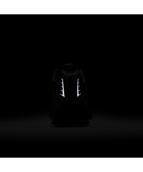 NIKE（ナイキ）の「NIKE Shox R4（ナイキ ショックス R4）（スニーカー・メンズ・ブラック系/シルバー系・24cm/24.5cm/25cm/25.5cm/26cm/26.5cm/27cm/27.5cm/28cm/28.5cm/29cm）」の13枚目の写真