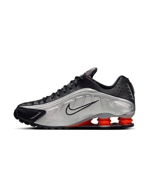 NIKE（ナイキ）の「NIKE Shox R4（ナイキ ショックス R4）（スニーカー・メンズ・ブラック系/シルバー系・24cm/24.5cm/25cm/25.5cm/26cm/26.5cm/27cm/27.5cm/28cm/28.5cm/29cm）」の14枚目の写真