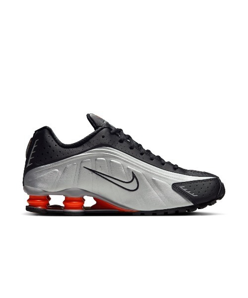 NIKE（ナイキ）の「NIKE Shox R4（ナイキ ショックス R4）（スニーカー・メンズ・ブラック系/シルバー系・24cm/24.5cm/25cm/25.5cm/26cm/26.5cm/27cm/27.5cm/28cm/28.5cm/29cm）」の16枚目の写真