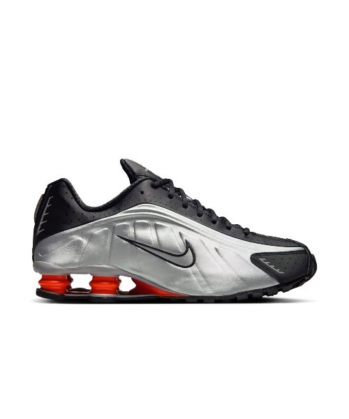 NIKE（ナイキ）の「NIKE Shox R4（ナイキ ショックス R4）（スニーカー・メンズ・ブラック系/シルバー系・24cm/24.5cm/25cm/25.5cm/26cm/26.5cm/27cm/27.5cm/28cm/28.5cm/29cm）」の17枚目の写真