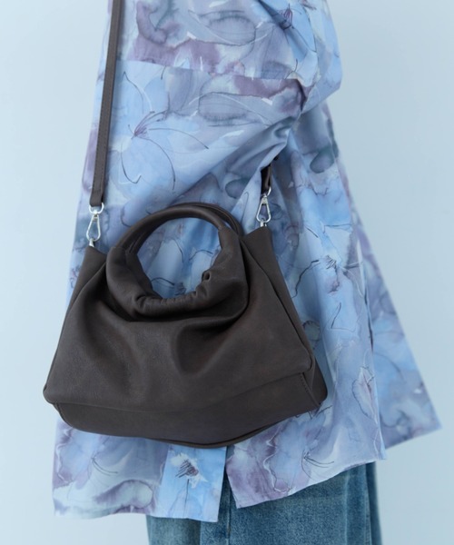 flaeu（フラユ）の「Ring Handle 2Way Bag（ショルダーバッグ・レディース・ブラック/アイボリー/ブラウン・FREE）」の3枚目の写真