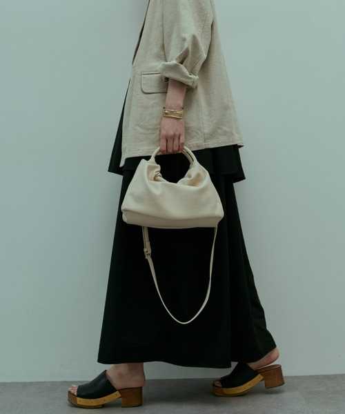flaeu（フラユ）の「Ring Handle 2Way Bag（ショルダーバッグ・レディース・ブラック/アイボリー/ブラウン・FREE）」の8枚目の写真