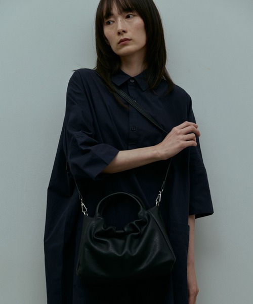 flaeu（フラユ）の「Ring Handle 2Way Bag（ショルダーバッグ・レディース・ブラック/アイボリー/ブラウン・FREE）」の13枚目の写真