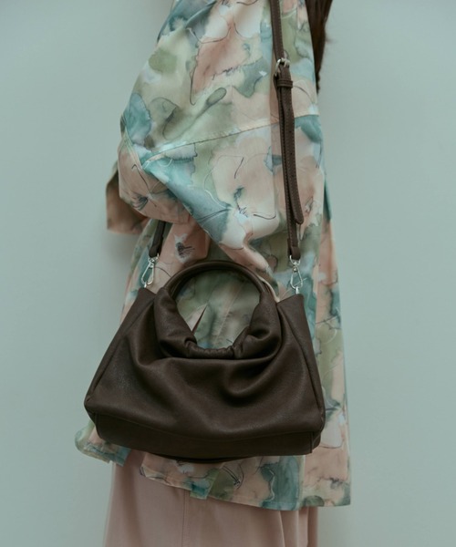 flaeu（フラユ）の「Ring Handle 2Way Bag（ショルダーバッグ・レディース・ブラック/アイボリー/ブラウン・FREE）」の20枚目の写真