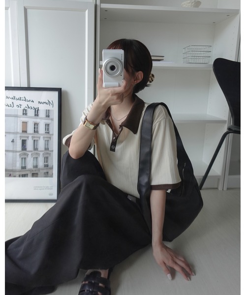 classicalelf（クラシカルエルフ）の「大人の配色で、オフィスにも着やすい♪着回し抜群の ランダムリブ 配色ポロトップス(半袖)（Tシャツ/カットソー・レディース・グレイッシュベージュ/ブラウン/アイボリー・X-LARGE/LARGE/SMALL/MEDIUM）」の5枚目の写真