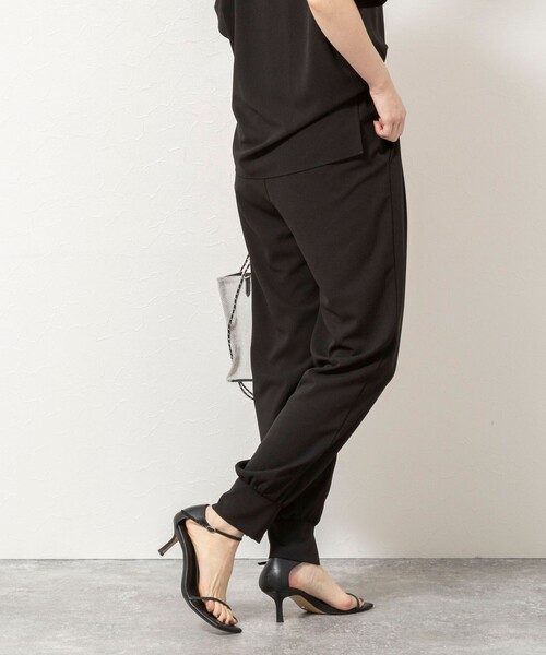 NOLLEY’S(ノーリーズ)の「【WEB&一部店舗限定カラー】《セットアップ対応》ジョーゼットジョガーパンツ(その他パンツ・レディース・チャコールグレー/ブラック/オリーブ・38/36)」の18枚目の写真