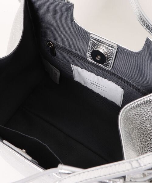 Beau're（ヴュレ）の「BEAURE レザー 2WAY ハンドショルダー Bag（ショルダーバッグ・レディース・ベージュ/アイボリー/ブラック/シルバー・FREE）」の6枚目の写真