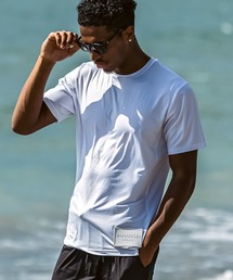 1PIU1UGUALE3 RELAX(ウノピゥウノウグァーレトレ リラックス)ラインロゴラッシュガード半袖Tシャツ