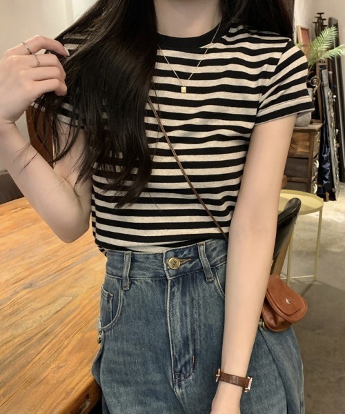 mielu(ミエル)の「ボーダーベーシックTシャツ(Tシャツ/カットソー・レディース・レッド/ブラック・LARGE/MEDIUM)」の4枚目の写真