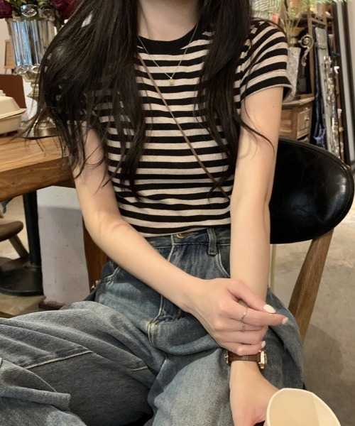 mielu(ミエル)の「ボーダーベーシックTシャツ(Tシャツ/カットソー・レディース・レッド/ブラック・LARGE/MEDIUM)」の5枚目の写真