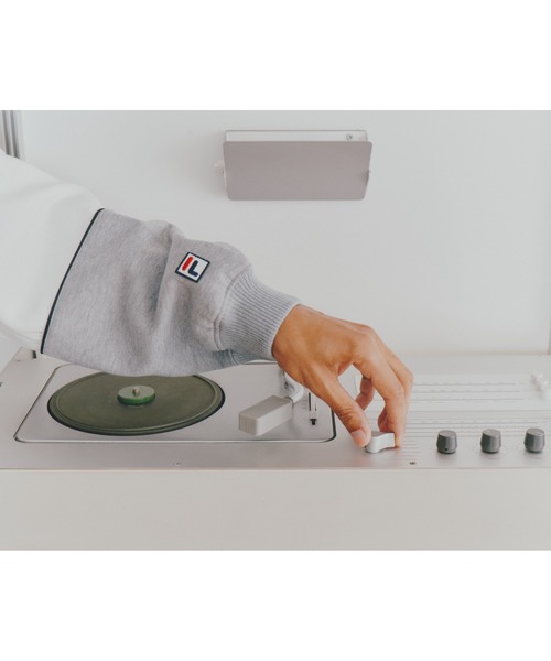 FILA（フィラ）の「SWEATSHIRT（スウェット・レディース・グレー/ネイビー・M/L）」の4枚目の写真