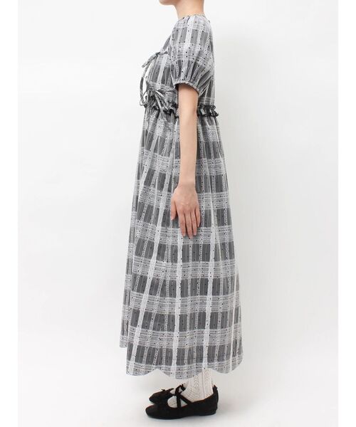 merry jenny(メリージェニー)の「pindot checkスカラップワンピース(ワンピース・レディース・オフホワイト/ブラック・FREE)」の5枚目の写真
