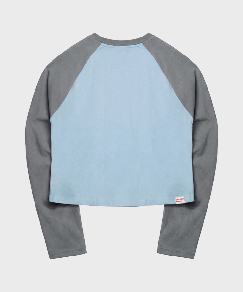 MASMARULEZ APPAREL（マスマルールズ アパレル）の「Typo Raglan Long Sleeve_Sky Blue（Tシャツ/カットソー・レディース・スカイブルー・ONE SIZE）」の4枚目の写真