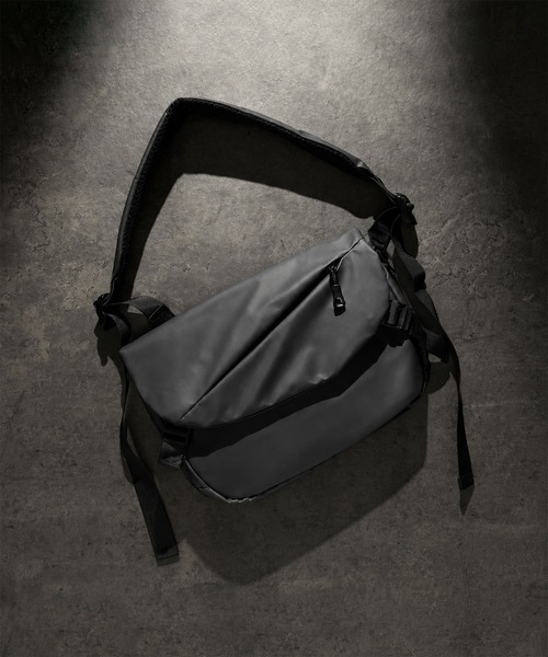 CALIFORNIA OUTFITTERS(カリフォルニア アウトフィッターズ)の「4E71-KR ユーティリティショルダーバッグ(ショルダーバッグ・メンズ・グレー/ブラック・ONESIZE)」の4枚目の写真