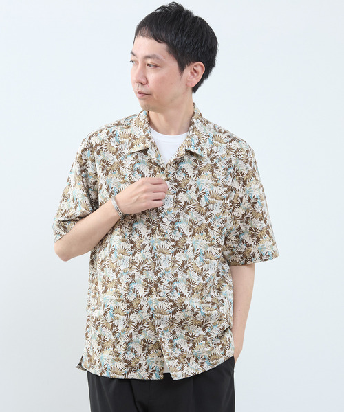 MEN'S MELROSE（メンズメルローズ）の「ボタニカルプリント半袖オープンカラーシャツ（シャツ/ブラウス・メンズ・ホワイト/ベージュ・3/4）」の2枚目の写真