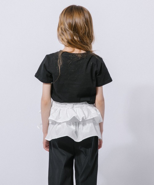URBAN CHERRY（アーバンチェリー）の「【2点セット】リボンプリントクロップドTシャツ＋フリルドッキングパンツ（Tシャツ/カットソー・キッズ・ブラック・110cm/120cm/130cm）」の5枚目の写真