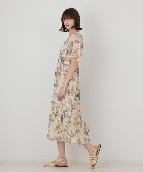 GRACE CONTINENTAL(グレースコンチネンタル)の「シノワズリプリントワンピース(ワンピース・レディース・ベージュ/ブルー・36/38)」の4枚目の写真