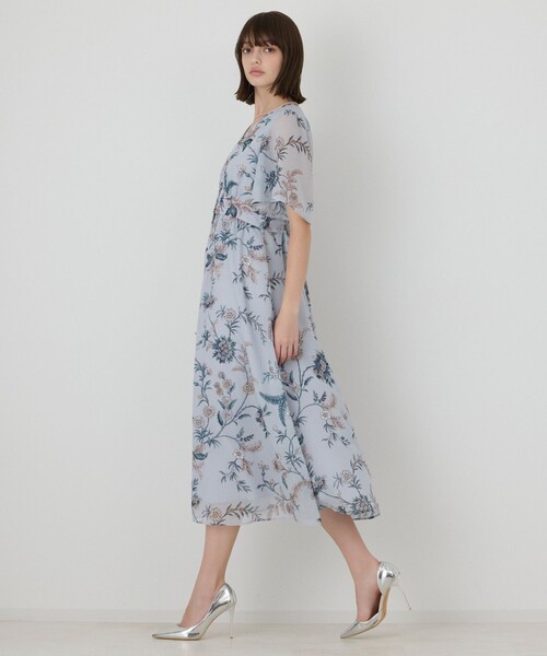 GRACE CONTINENTAL(グレースコンチネンタル)の「シノワズリプリントワンピース(ワンピース・レディース・ベージュ/ブルー・36/38)」の20枚目の写真