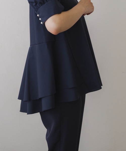 Sono(ソーノ)の「【SONO/ソーノ】【SONO NAVY/ソーノネイビー】バックティアードパフィブラウス(シャツ/ブラウス・レディース・ホワイト/ネイビー・F)」の18枚目の写真