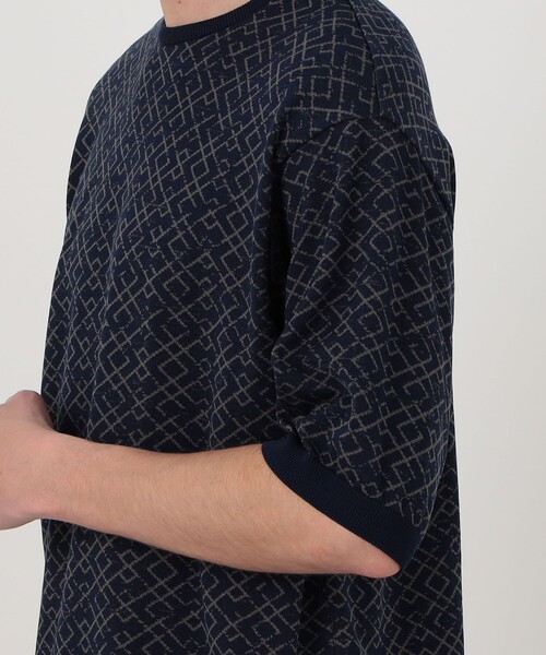 TOMORROWLAND (トゥモローランド)の「TOMORROWLAND tricot ジオメトリック柄 強撚ハイゲージコットンニットTシャツ(ニット/セーター・メンズ・ブラック系その他/ブルー系その他・S/M/L)」の9枚目の写真