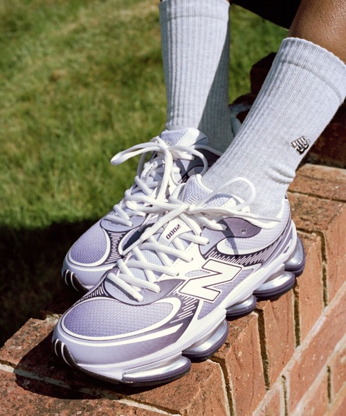 NEW BALANCE(ニューバランス)の「Abzorb 2000(スニーカー・レディース・パープル・30.0cm/24.5cm/25.5cm/26.0cm/26.5cm/27.0cm/27.5cm/28.0cm/28.5cm/29.0cm/22.5cm/23.0cm/23.5cm/24.0cm/25.0cm)」の1枚目の写真
