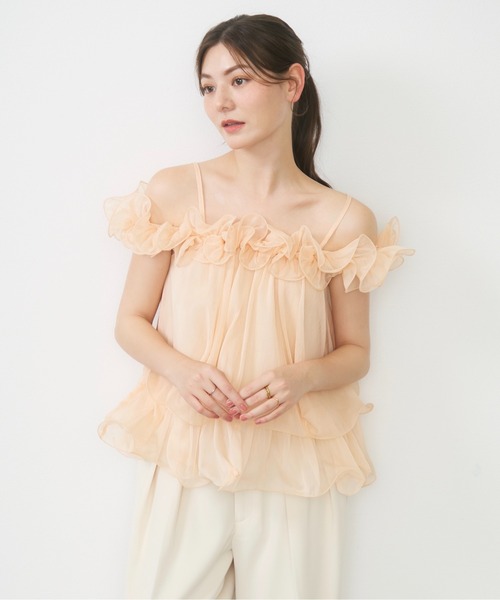 Lunea(ルネア)の「チュールフリルオフショルブラウス / tulle frill off shoulder blouse(シャツ/ブラウス・レディース・ピンク/アイボリー・FREE)」の2枚目の写真