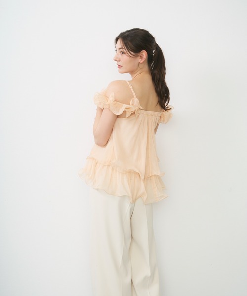 Lunea(ルネア)の「チュールフリルオフショルブラウス / tulle frill off shoulder blouse(シャツ/ブラウス・レディース・ピンク/アイボリー・FREE)」の5枚目の写真