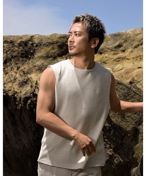 #Re:room(リルーム)の「RRMリブノースリーブ(Tシャツ/カットソー・メンズ・ブラック/オフホワイト/ダークベージュ・M-L/S-M)」の5枚目の写真
