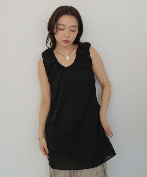 cheriella(シェリエラ)の「【cheriella】ニュアンスストーンロングネックレス NUANCE STONE LONG NECKLACE(ネックレス・レディース・オフホワイト/グレイッシュベージュ・FREE)」の4枚目の写真