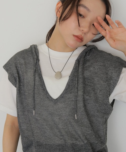 cheriella(シェリエラ)の「【cheriella】ニュアンスストーンロングネックレス NUANCE STONE LONG NECKLACE(ネックレス・レディース・オフホワイト/グレイッシュベージュ・FREE)」の21枚目の写真