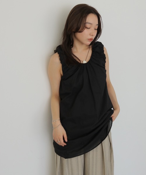 cheriella(シェリエラ)の「【cheriella】ニュアンスストーンロングネックレス NUANCE STONE LONG NECKLACE(ネックレス・レディース・オフホワイト/グレイッシュベージュ・FREE)」の6枚目の写真
