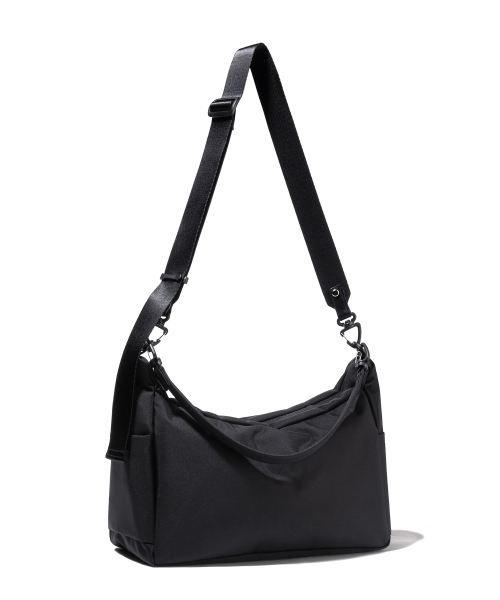 BUTDEEP(バッドディープ)の「042 OMNI FAVE BAG-BLACK(メッセンジャーバッグ・レディース・その他・FREE)」の1枚目の写真
