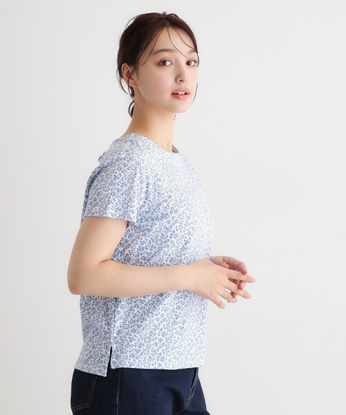 LAURA ASHLEY（ローラアシュレイ）の「【接触冷感／マシンウォッシュ可】スウィート アリッサム柄スムースTシャツ（Tシャツ/カットソー・レディース・ホワイト系1/ライトグリーン系/ネイビー系・40/38）」の4枚目の写真