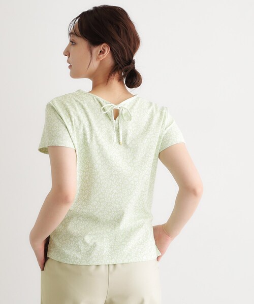 LAURA ASHLEY（ローラアシュレイ）の「【接触冷感／マシンウォッシュ可】スウィート アリッサム柄スムースTシャツ（Tシャツ/カットソー・レディース・ホワイト系1/ライトグリーン系/ネイビー系・40/38）」の9枚目の写真
