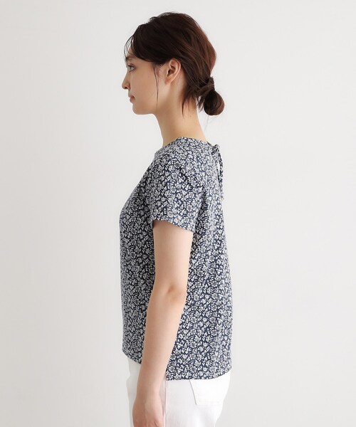 LAURA ASHLEY（ローラアシュレイ）の「【接触冷感／マシンウォッシュ可】スウィート アリッサム柄スムースTシャツ（Tシャツ/カットソー・レディース・ホワイト系1/ライトグリーン系/ネイビー系・40/38）」の17枚目の写真