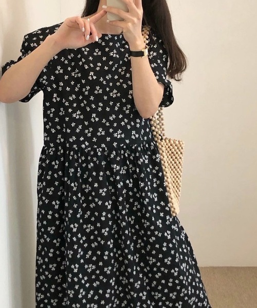LUCPY（ラクピー）の「フラワーティアードロングワンピース（ワンピース・レディース・ブラック・LARGE/MEDIUM/XX-LARGE/X-LARGE）」の5枚目の写真