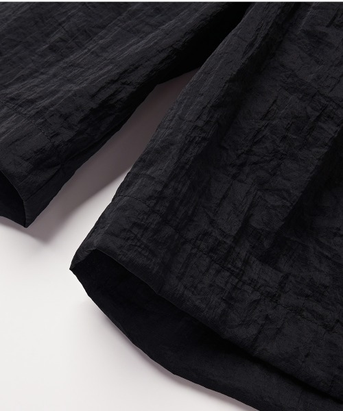 MODE COMMUTER(モードコミューター)の「Textured Air Wide Shorts(その他パンツ・メンズ・グレー/ブラック・SMALL/MEDIUM/LARGE)」の9枚目の写真