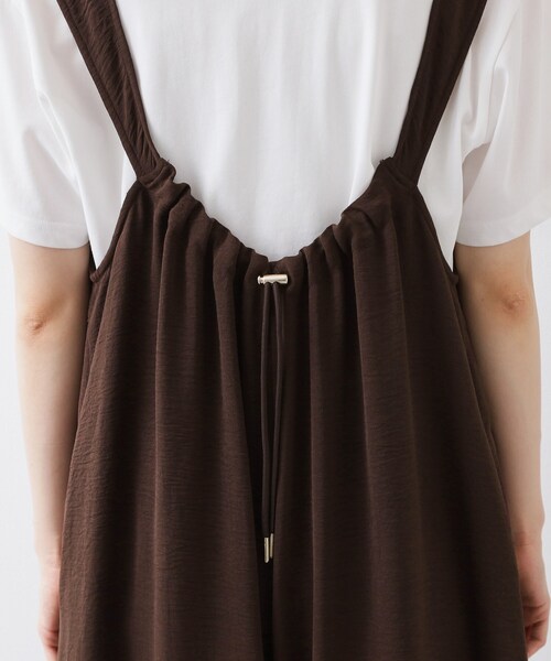 THE SHOP TK （ザ ショップ ティーケー ）の「【ひんやり/防しわ】サロペットパンツ（サロペット/オーバーオール・レディース・ブラック/ダークブラウン・12/13）」の11枚目の写真