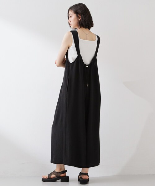 THE SHOP TK （ザ ショップ ティーケー ）の「【ひんやり/防しわ】サロペットパンツ（サロペット/オーバーオール・レディース・ブラック/ダークブラウン・12/13）」の2枚目の写真