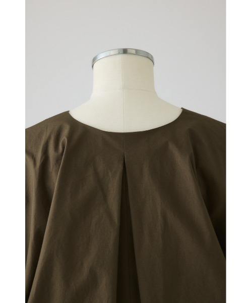 RIM.ARK(リムアーク)の「Gather sleeve v-neck PO(ギャザー スリーブ Vネック プルオーバー)(Tシャツ/カットソー・レディース・ホワイト/ブラック/カーキ・FREE)」の22枚目の写真