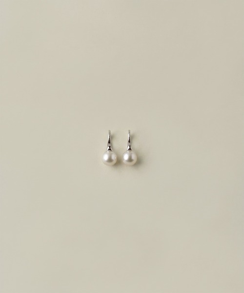 VATSURICA(バツリカ)の「〈VATSURICA〉silver925 / 淡水パール フック ピアス(ピアス(両耳用)・レディース・ゴールド/シルバー・FREE)」の2枚目の写真