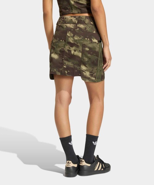 adidas（アディダス）の「カーゴスカート / アディダスオリジナルス adidas Originals（スカート・レディース・カーキ・MEDIUM/SMALL/X-SMALL/XX-LARGE/LARGE/X-LARGE）」の2枚目の写真