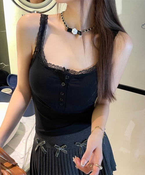 ReRe(リリ)の「レーストリムフロントボタンリブキャミソール(キャミソール・レディース・ホワイト/ブラック/ベージュ/グレー/ピンク・FREE)」の2枚目の写真