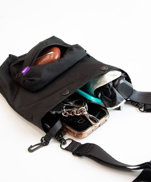 THE NORTH FACE PURPLE LABEL(ザ ノースフェイス パープルレーベル)の「【THE NORTH FACE PURPLE LABEL/ザ・ノース・フェイス パープルレーベル】Mountain Wind Multi Bag/マウンテン ウィンド マルチバッグ/通勤/軽量(ショルダーバッグ・レディース・セージグリーン/グレー/ブラック・FREE)」の15枚目の写真