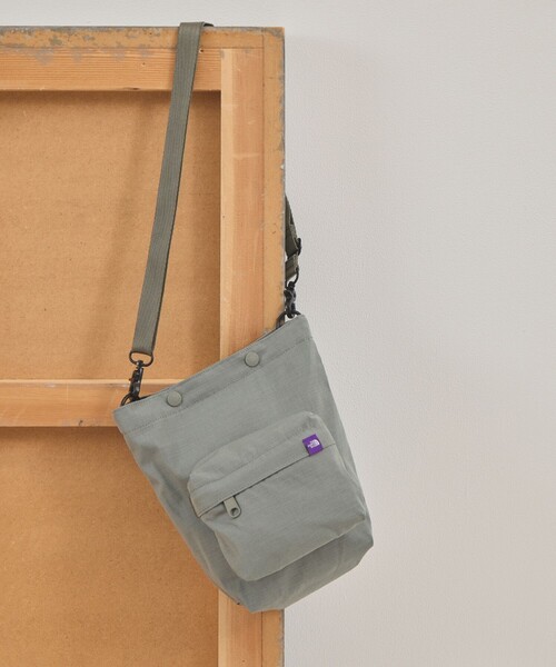 THE NORTH FACE PURPLE LABEL(ザ ノースフェイス パープルレーベル)の「【THE NORTH FACE PURPLE LABEL/ザ・ノース・フェイス パープルレーベル】Mountain Wind Multi Bag/マウンテン ウィンド マルチバッグ/通勤/軽量(ショルダーバッグ・レディース・セージグリーン/グレー/ブラック・FREE)」の19枚目の写真