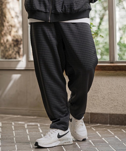 CAMBIO(カンビオ)の「mp15393-Quilt Jacquard Balloon Pants バルーンパンツ(CAM26AW-011)(その他パンツ・メンズ・ブルー/ブラック/チャコール・L/M/S)」の2枚目の写真