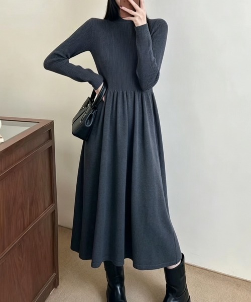 FLINEA（フリネア）の「ハーフネック長袖ニットワンピース（ワンピース・レディース・アイボリー/ブラック/ベージュ/ダークグレー・FREE）」の14枚目の写真