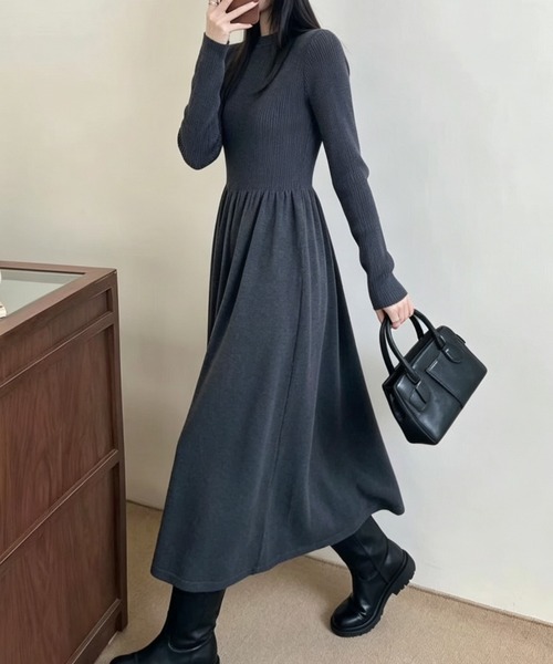FLINEA（フリネア）の「ハーフネック長袖ニットワンピース（ワンピース・レディース・アイボリー/ブラック/ベージュ/ダークグレー・FREE）」の15枚目の写真
