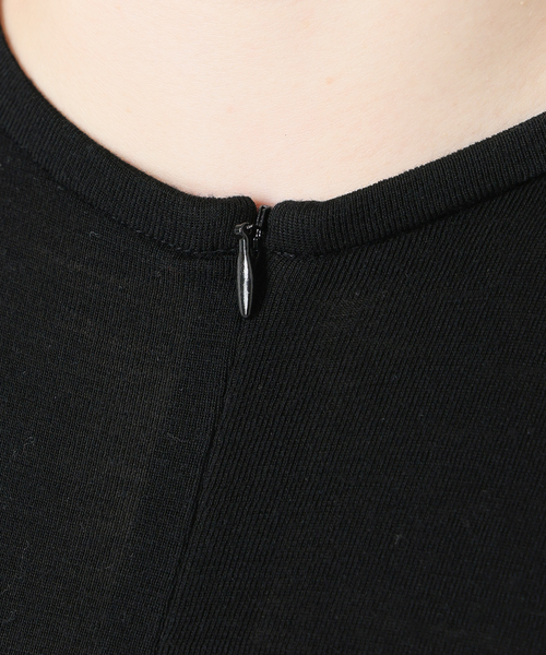 VERMEIL par iena(ヴェルメイユパーイエナ)の「INSCRIRE アンスクリア Wool Fraise Zip up Tee(Tシャツ/カットソー・レディース・ブラック・FREE)」の14枚目の写真
